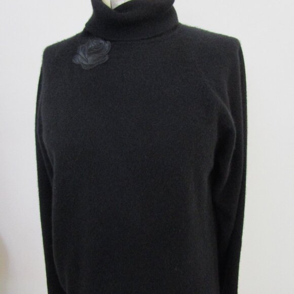 Black CASHMERE Turtleneck Sweater Pullover Rose Applique - Picture 11 of 11